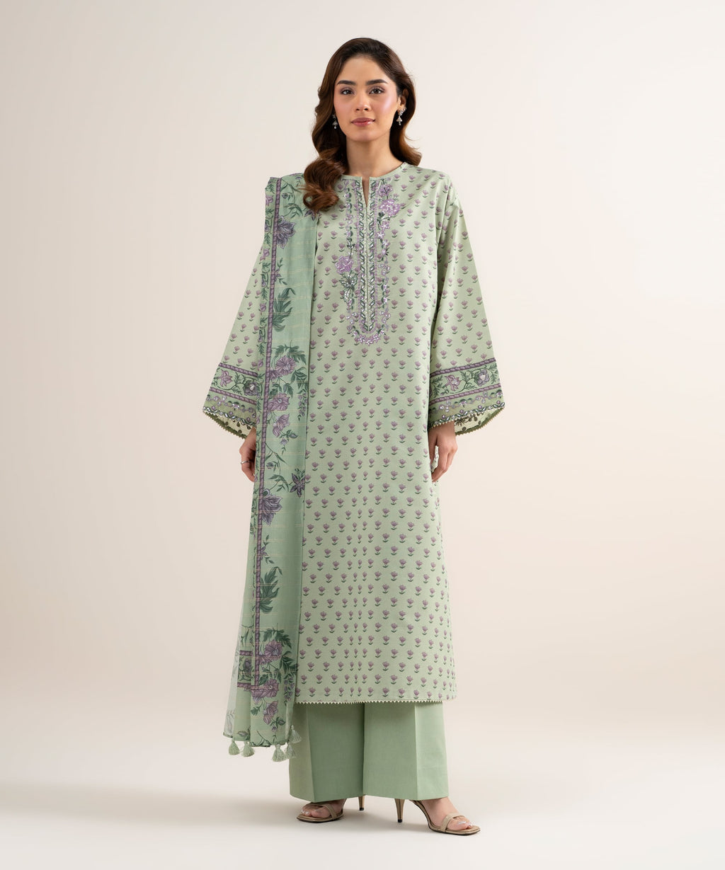 3 Piece - Embroidered Zari Lawn Suit - MOSS GREEN