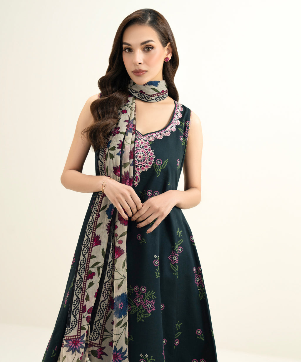 3 Piece - Embroidered Lawn Suit