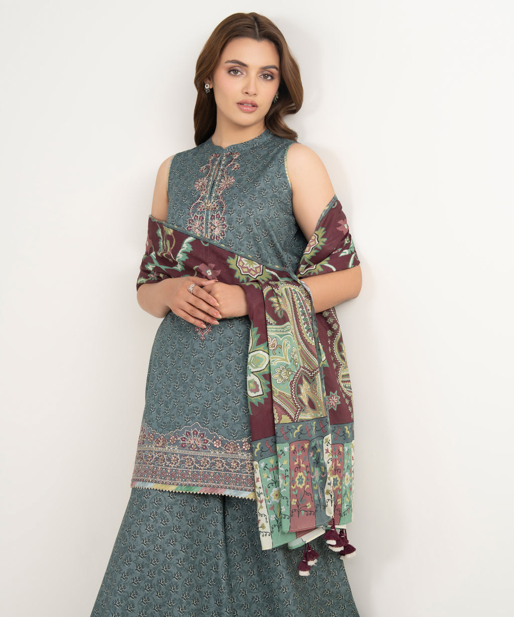 3 Piece - Embroidered Lawn Suit