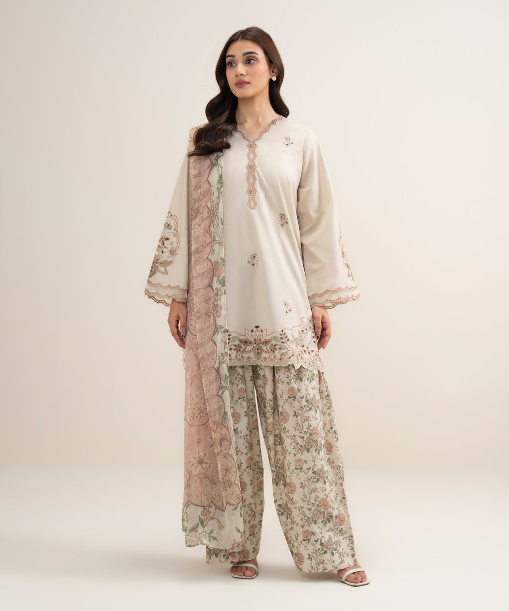 3 Piece - Embroidered Lawn Suit - OFF WHITE