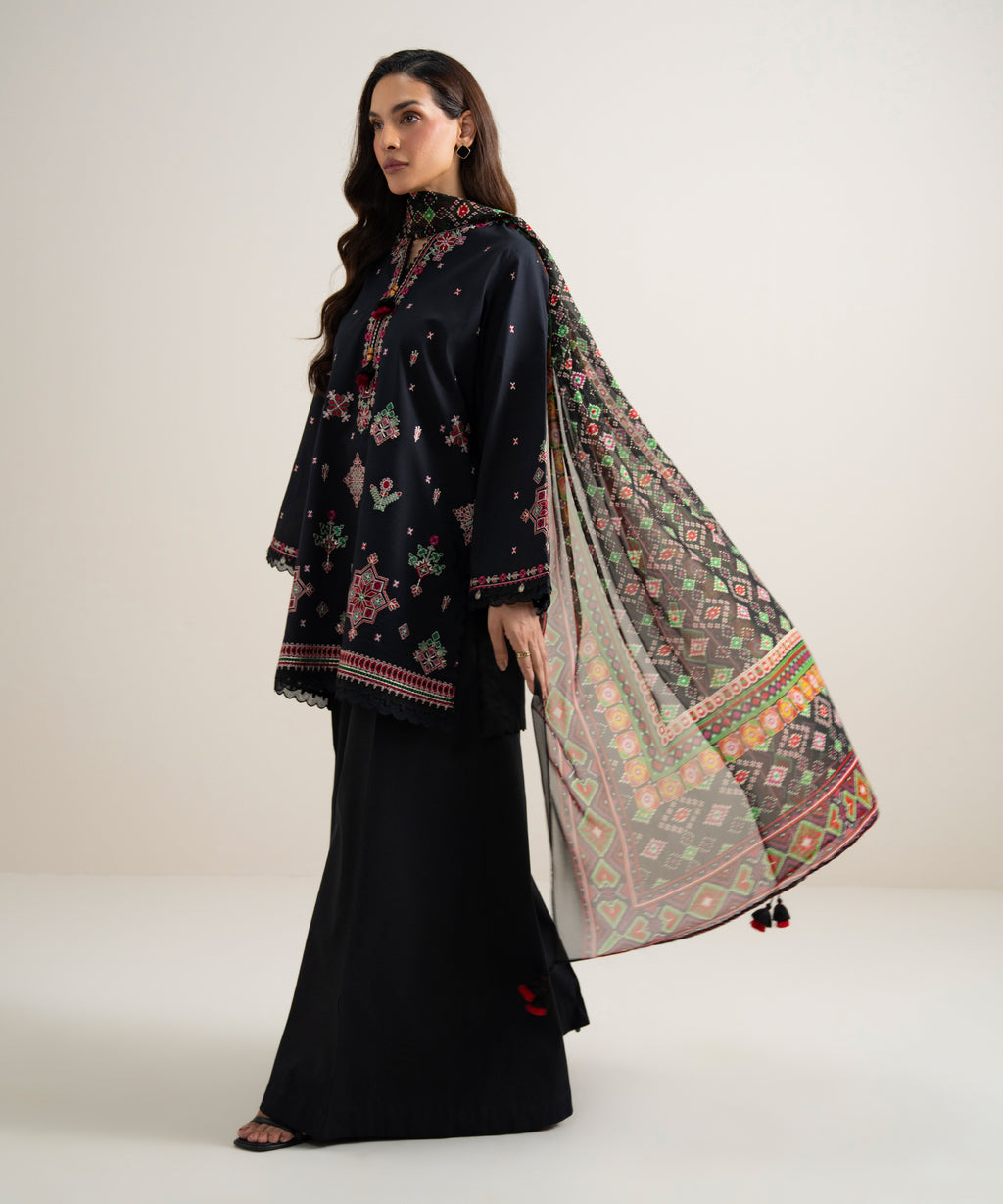 3 Piece - Embroidered Lawn Suit