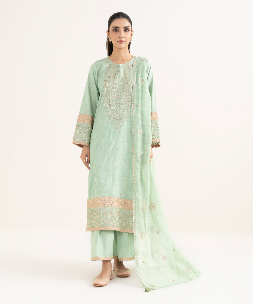 Embroidered Manaar Dupatta