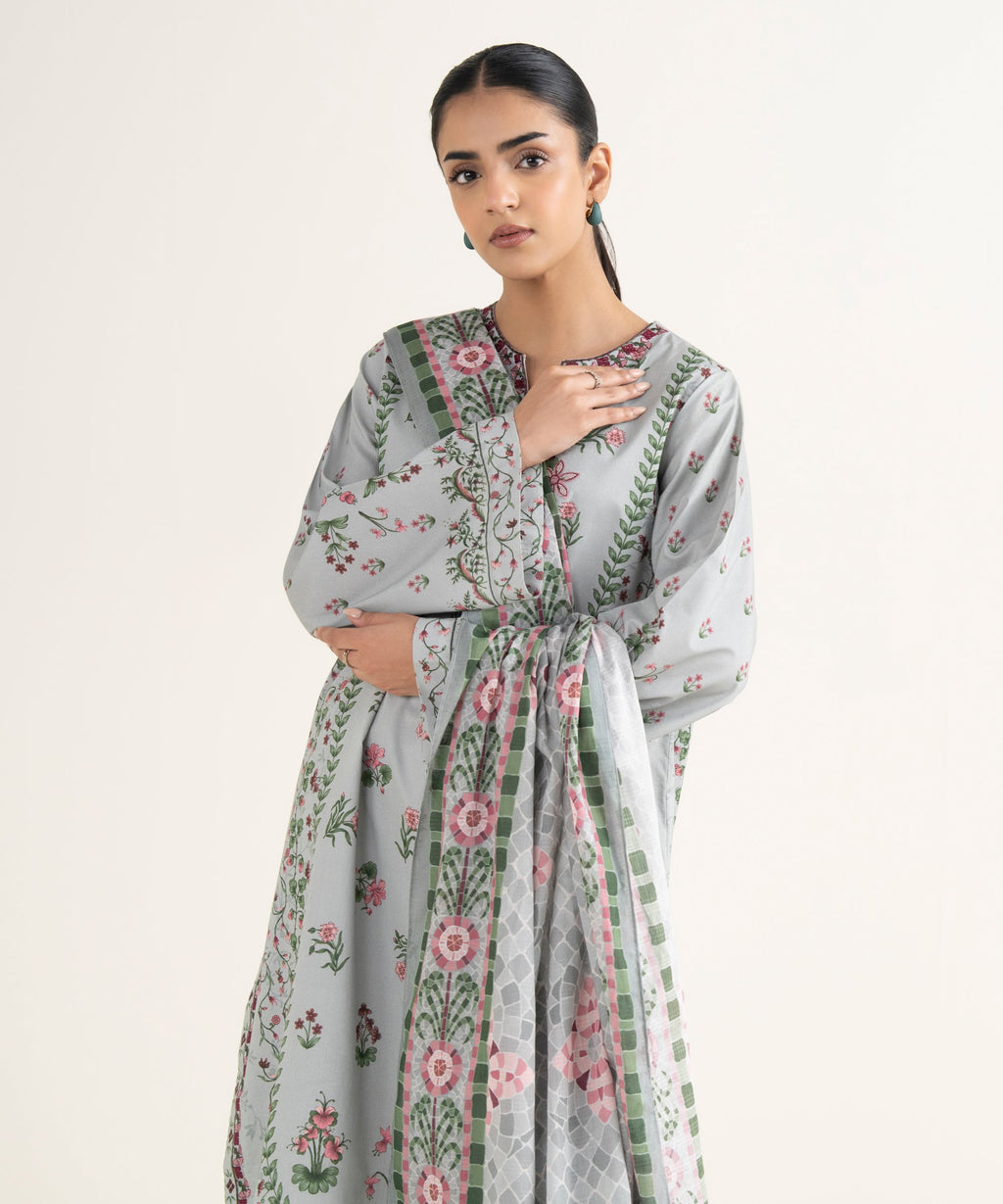 3 Piece - Embroidered Lawn Suit