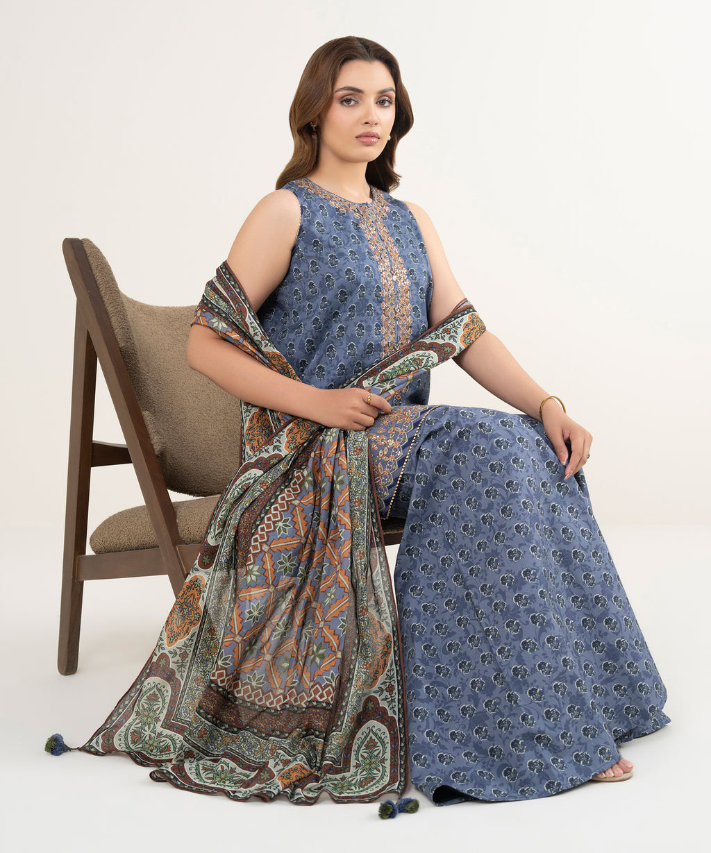 3 Piece - Embroidered Lawn Suit