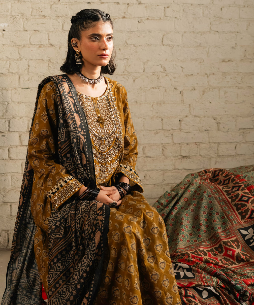 3 Piece - Embroidered Lawn Suit