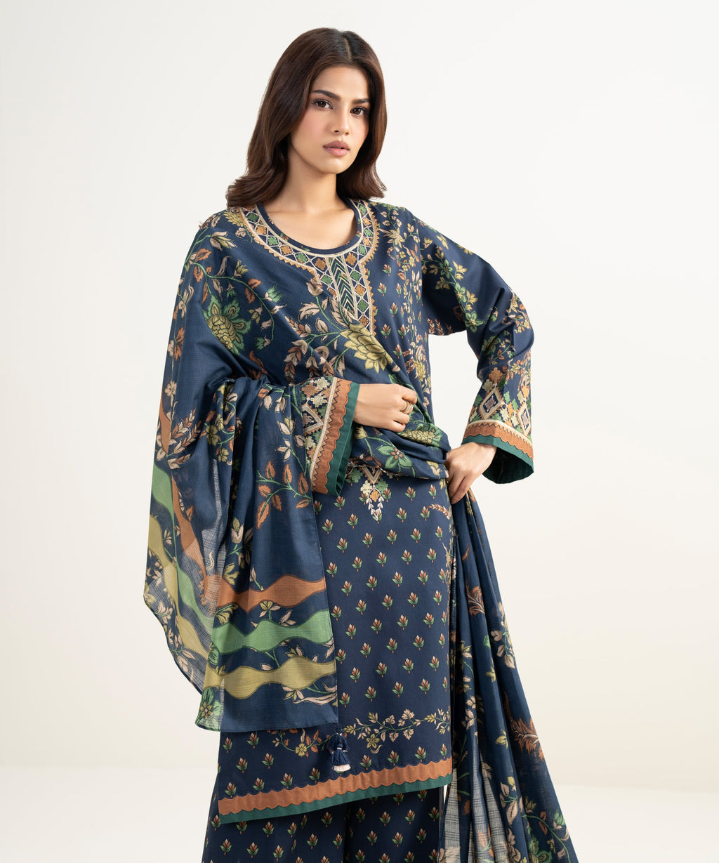 3 Piece - Embroidered Zari Lawn Suit