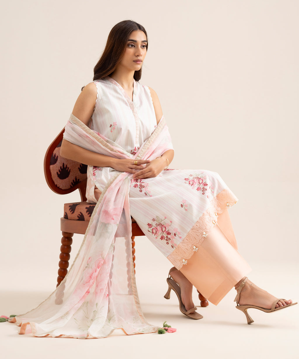 3 Piece - Embroidered Lawn Suit